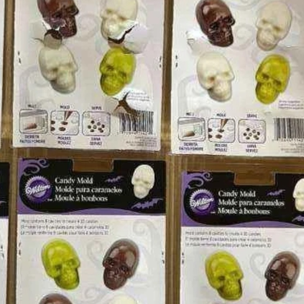 Wilton Halloween Skull Candy Molds   Set of 4